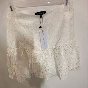 Mini white flower skirt
